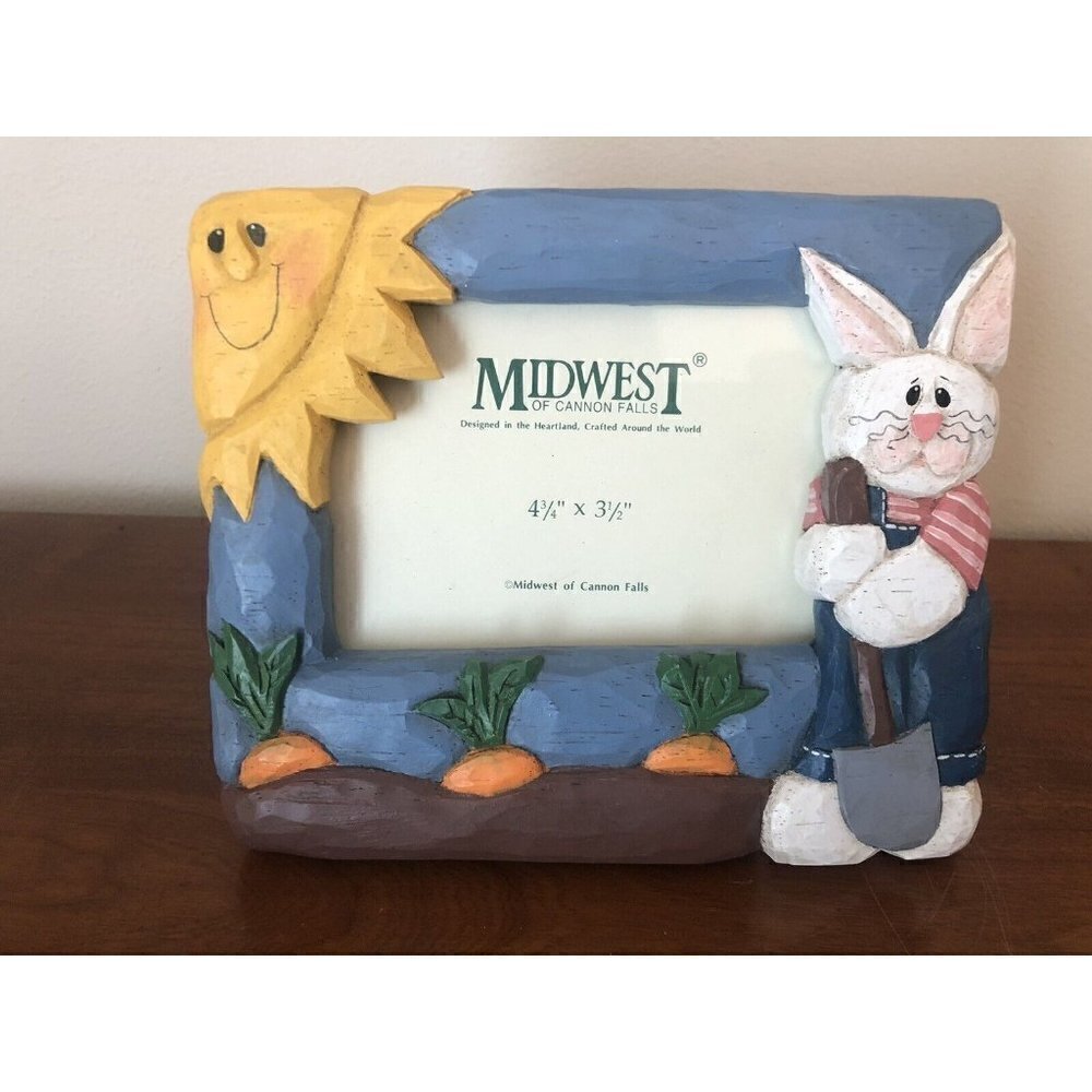 NWT Midwest Of Cannon Falls Picture Frame Rabbit Carrots Gardening